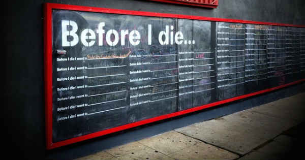 100 things before I die - a list written on a chalkboard