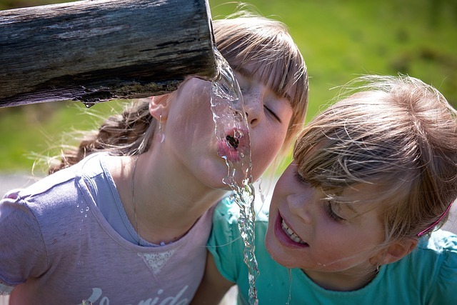 children drinking water