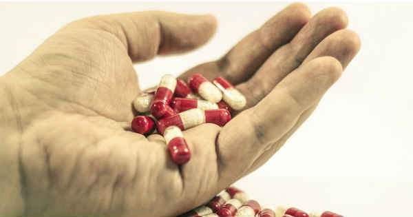 placebo pills in a persons hand